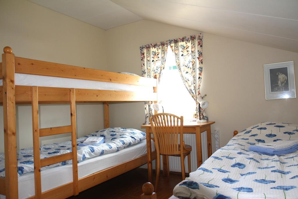 Korpudalur Hi Hostel Flateyri Room photo