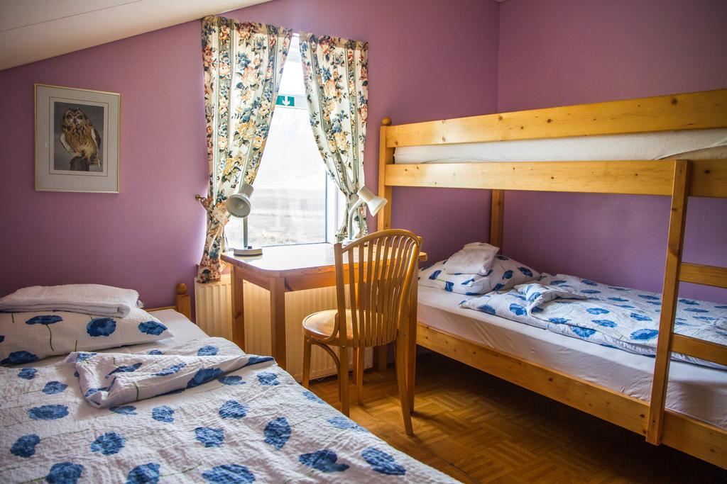 Korpudalur Hi Hostel Flateyri Room photo